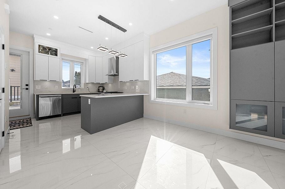 1548 E 41st Avenue Vancouver, BC - 20