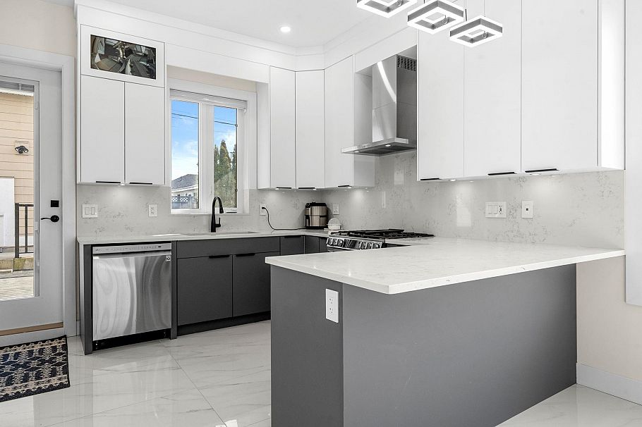 1548 E 41st Avenue Vancouver, BC - 21