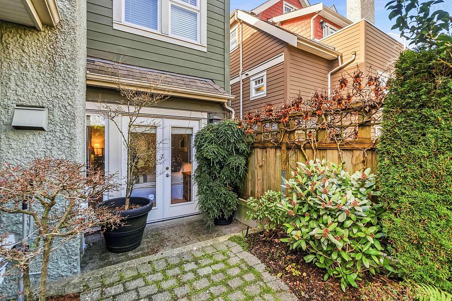 2420 Sasamat Street Vancouver, BC - 35