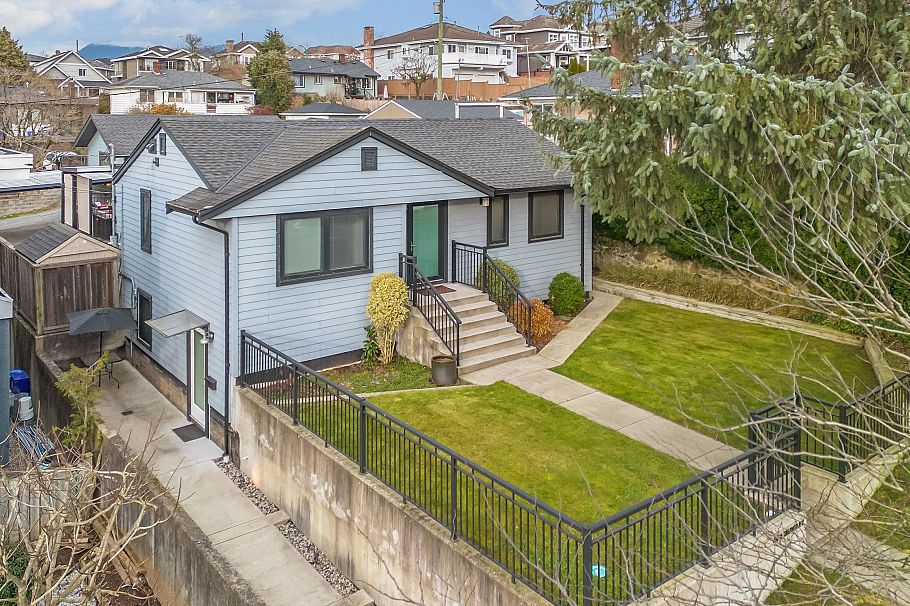 4219 Graveley Street Burnaby, BC - 34