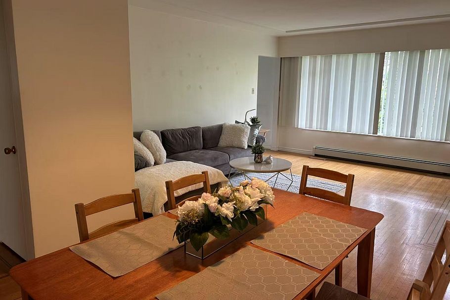 3514 W 8TH, Vancouver BC V6R 1Y7 Vancouver, BC - 8