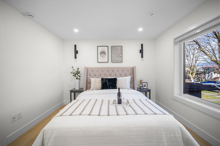 1 3576 E Pender Street Vancouver, BC - 6