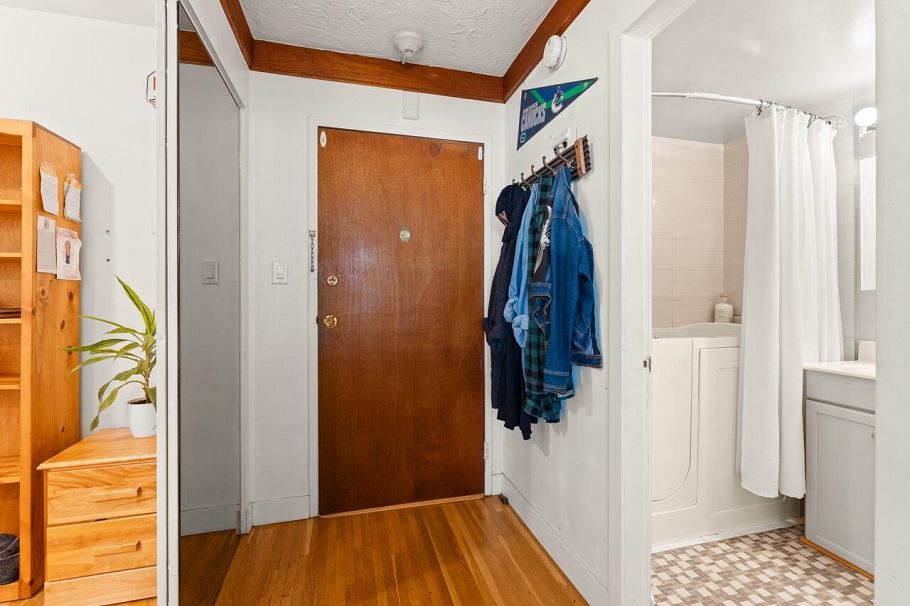 304 1975 Pendrell Street Vancouver, BC - 17