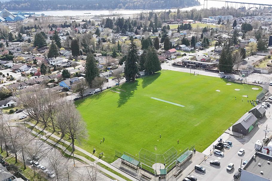 304 1528 Bowser Avenue North Vancouver, BC - 35