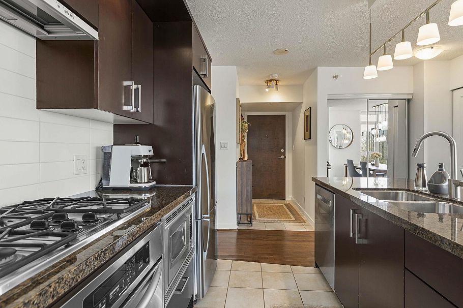 706 1650 W 7th Avenue Vancouver, BC - 24