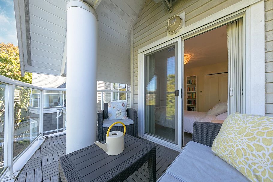 796 W 15th Avenue Vancouver, BC - 22