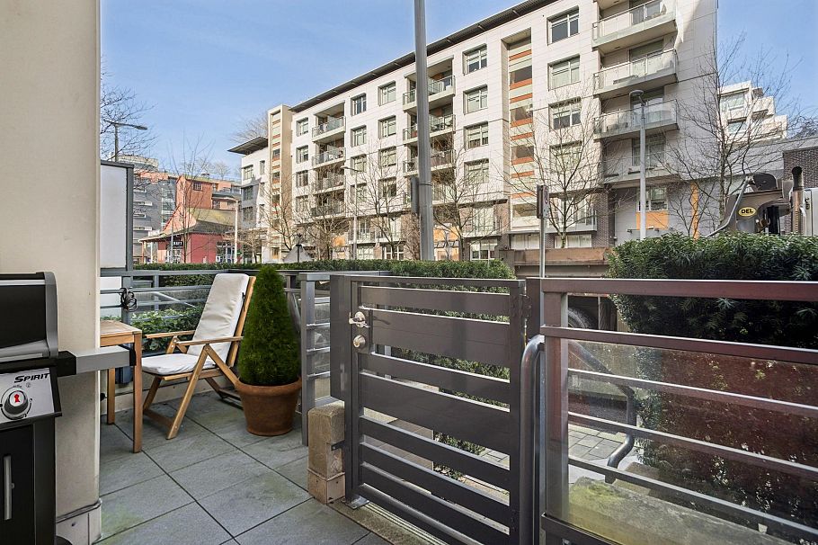 62 W 1st Avenue Vancouver, BC - 17