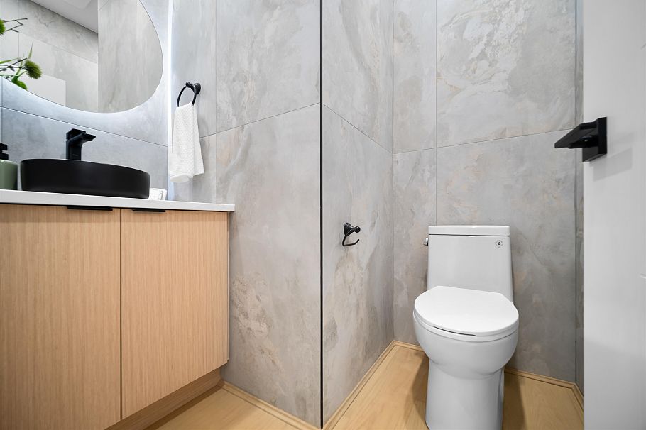 2 3576 E Pender Street Vancouver, BC - 26