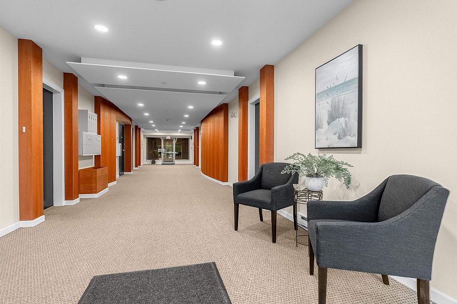 104 3750 Edgemont Boulevard North Vancouver, BC - 28