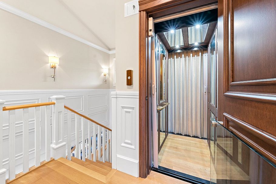 2809 Edgemont Boulevard North Vancouver, BC - 7