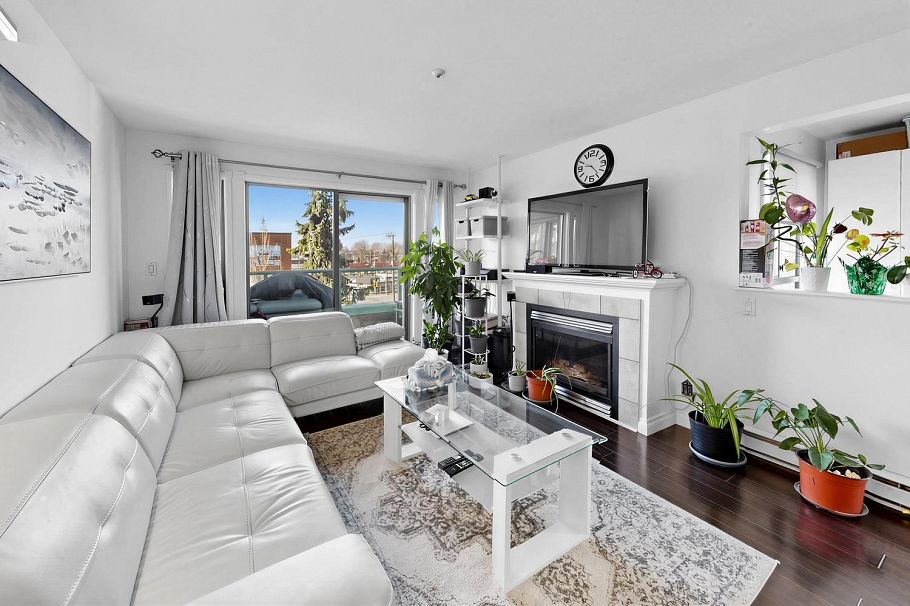 PH05 223 Mountain Highway North Vancouver, BC - 12