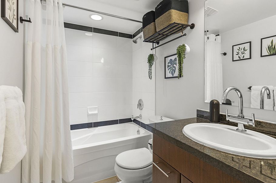 706 1650 W 7th Avenue Vancouver, BC - 34