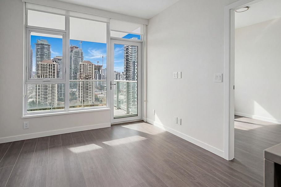 2009 4168 Lougheed Highway Burnaby, BC - 6