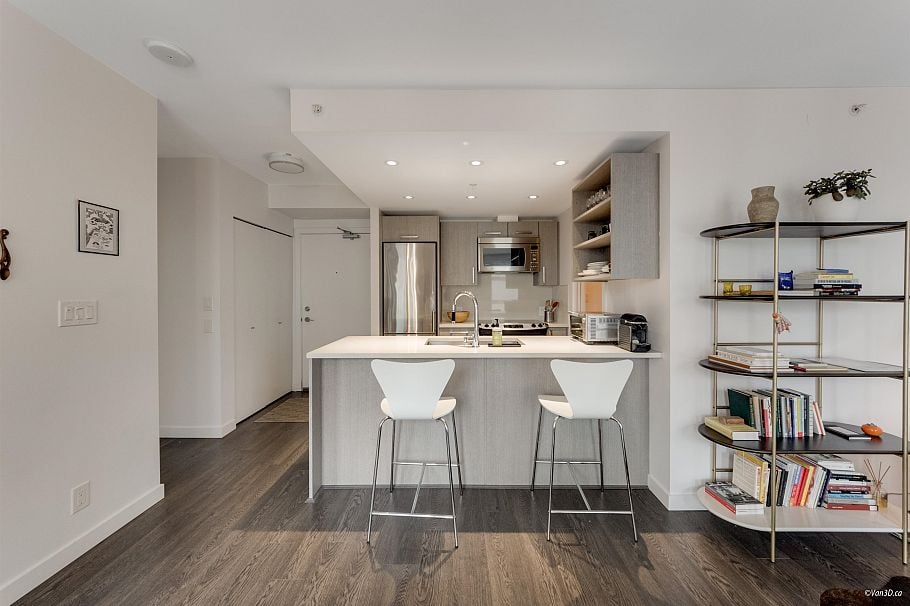 804 983 E Hastings Street Vancouver, BC - 2