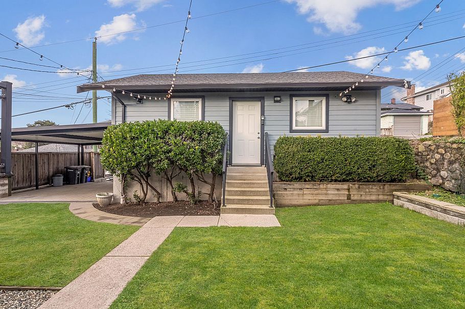 4219 Graveley Street Burnaby, BC - 35