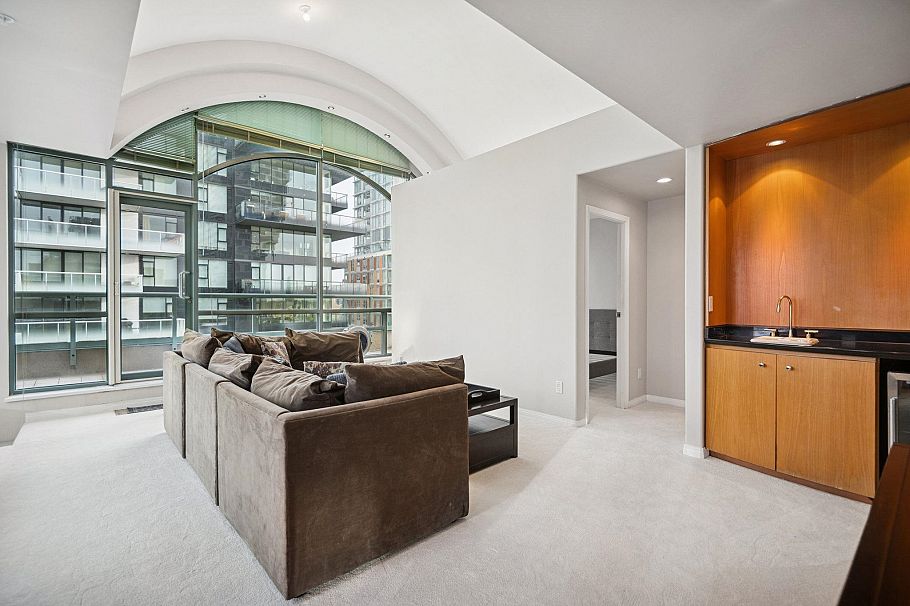 PH 3-4 1383 Howe Street Vancouver, BC - 13