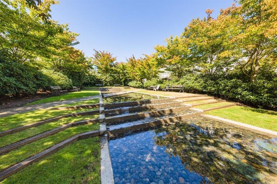 2420 Sasamat Street Vancouver, BC - 36