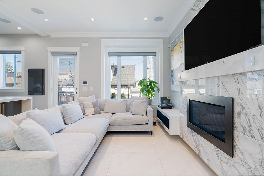 2783 E 27th Avenue Vancouver, BC - 5