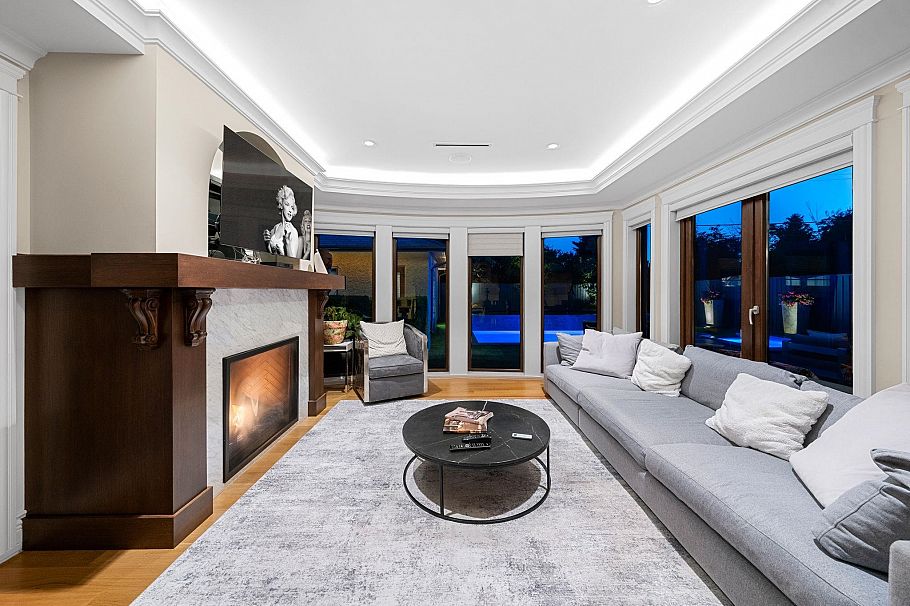 2809 Edgemont Boulevard North Vancouver, BC - 8