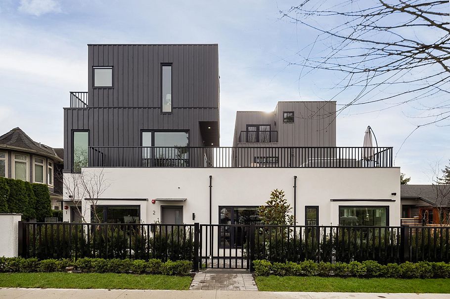 4 950 W 57th Avenue Vancouver, BC - 1