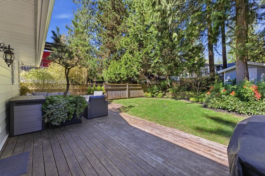 1762 Evelyn Street North Vancouver, BC - 25