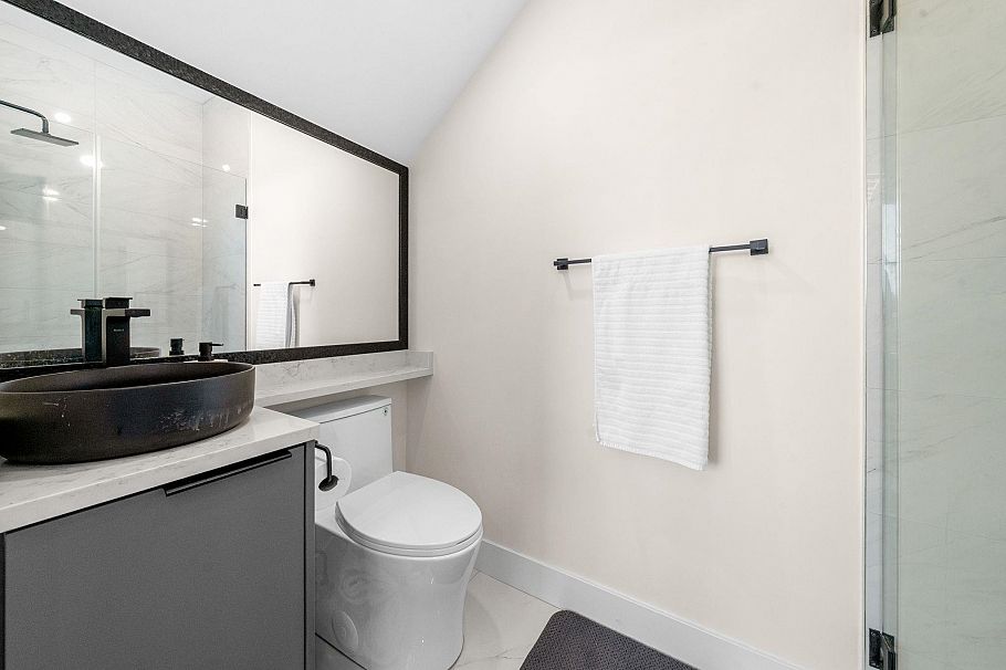 1548 E 41st Avenue Vancouver, BC - 29