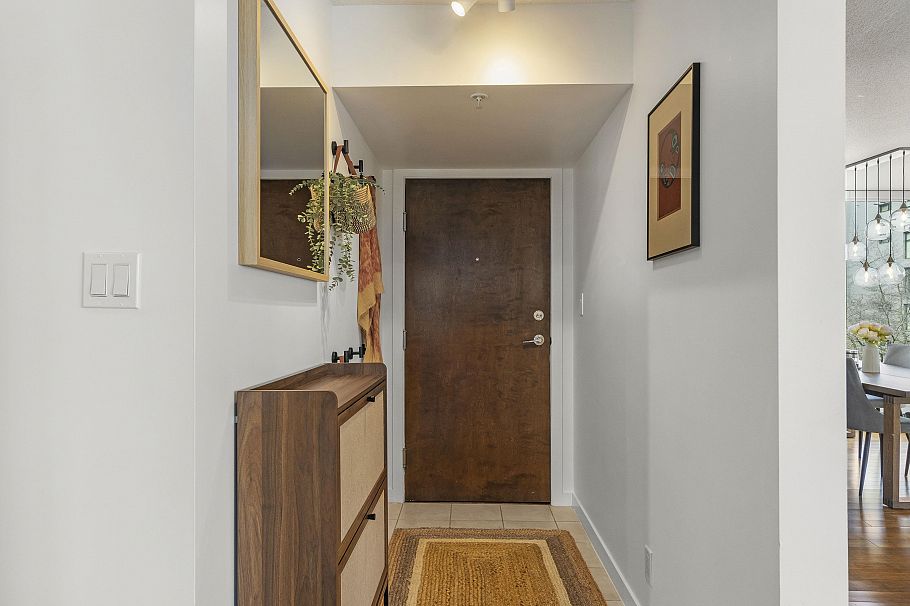 706 1650 W 7th Avenue Vancouver, BC - 2