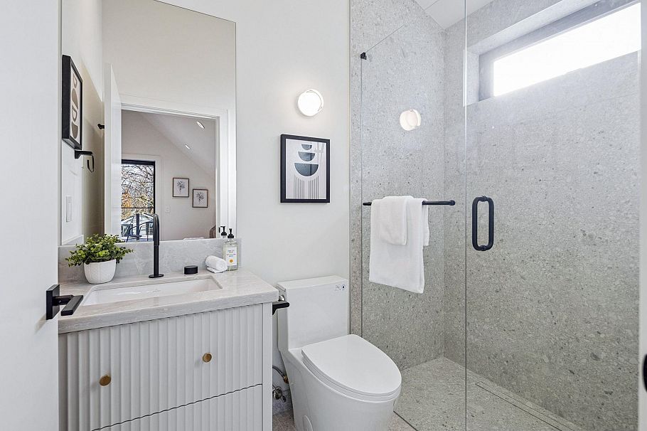 2 3036 W 13th Avenue Vancouver, BC - 24