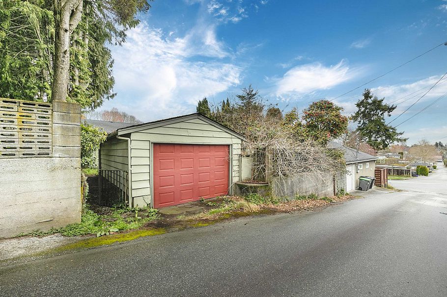 14 W 37th Avenue Vancouver, BC - 15