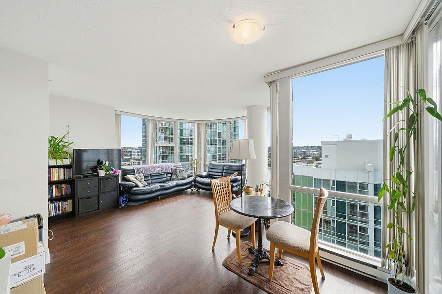 1808 193 Aquarius Mews Vancouver, BC - 11