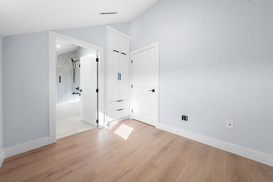 1548 E 41st Avenue Vancouver, BC - 36