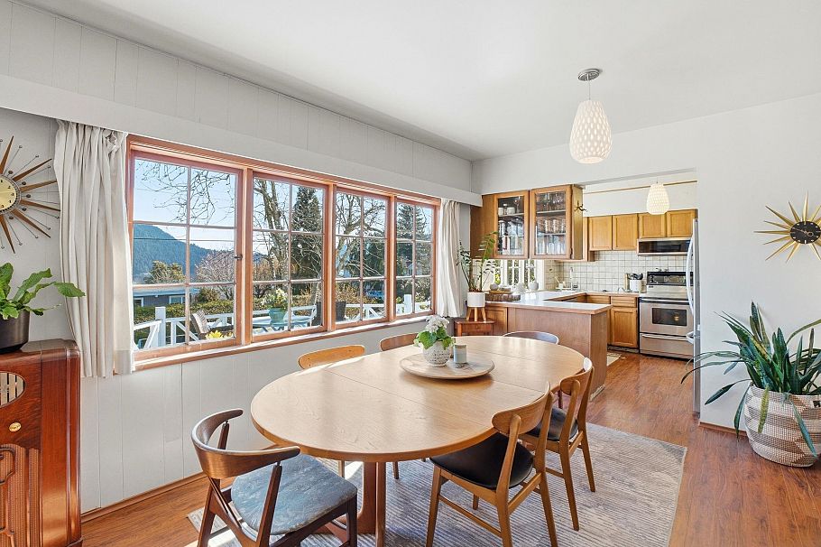 487 Roslyn Boulevard North Vancouver, BC - 11