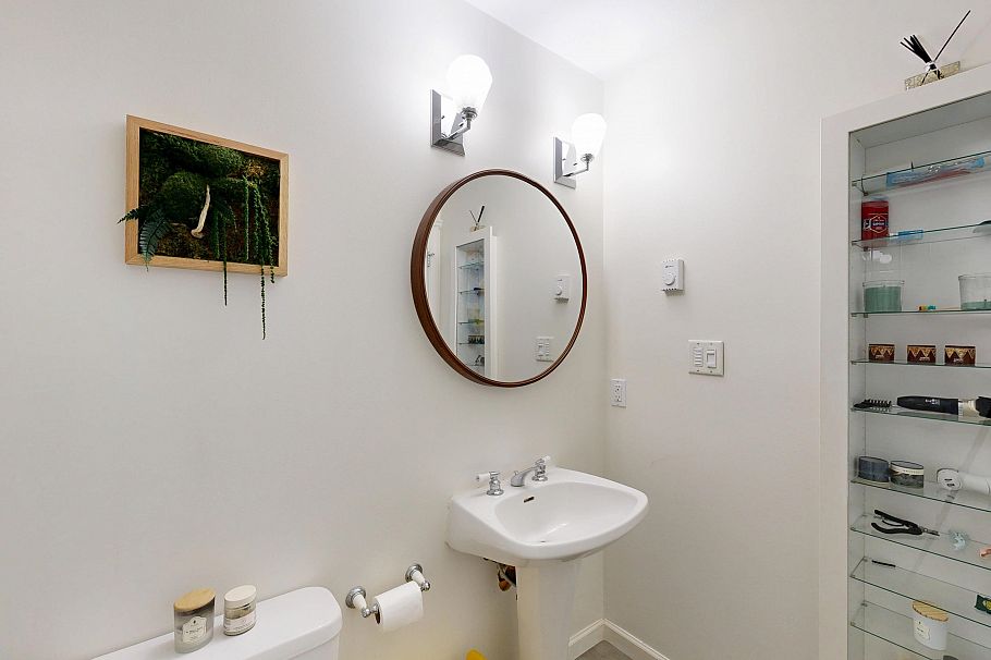 304 1528 Bowser Avenue North Vancouver, BC - 28