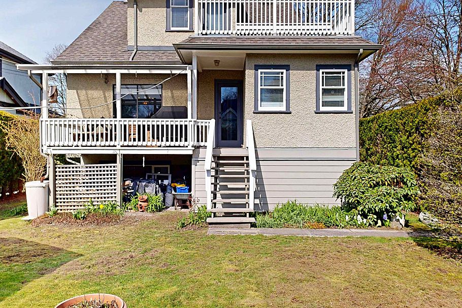 4402 W 12th Avenue Vancouver, BC - 18