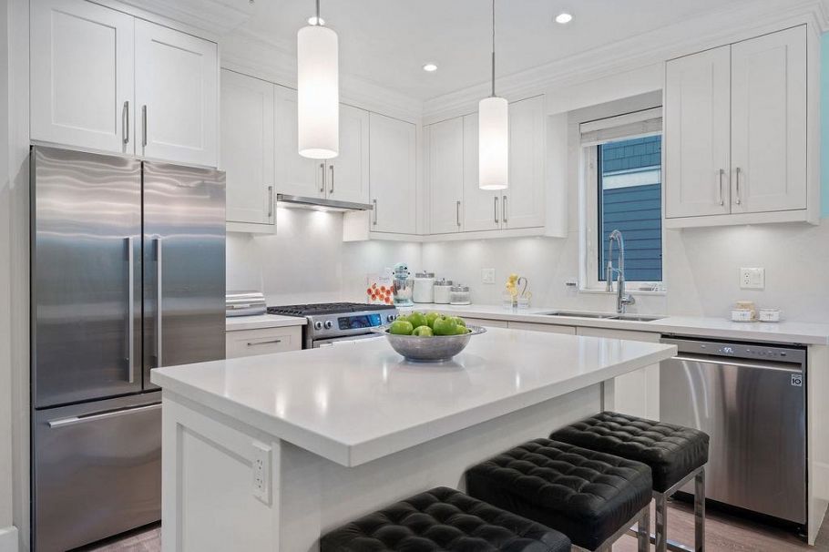 5681 Killarney Street Vancouver, BC - 8