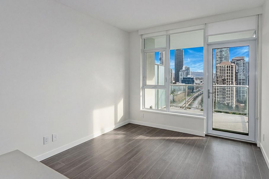 2009 4168 Lougheed Highway Burnaby, BC - 2