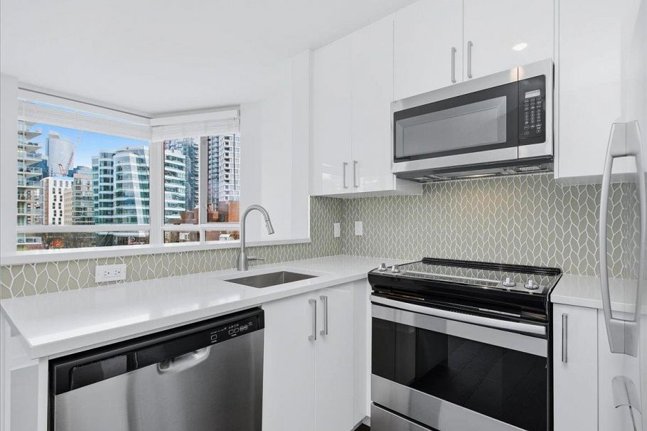 1107 1003 Pacific Street Vancouver, BC - 21