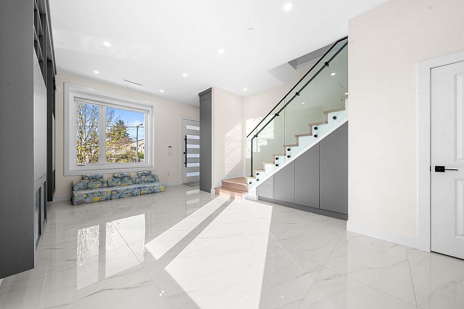 1548 E 41st Avenue Vancouver, BC - 13