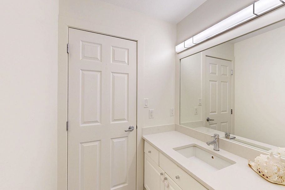 304 1528 Bowser Avenue North Vancouver, BC - 20