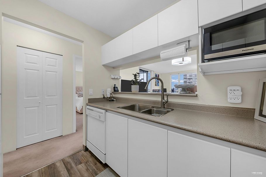 1408 5189 Gaston Street Vancouver, BC - 9