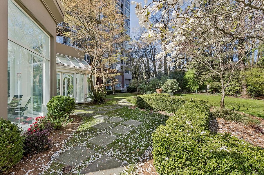 308 1327 E Keith Road North Vancouver, BC - 14