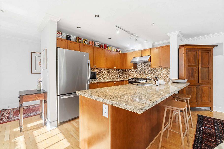 2420 Sasamat Street Vancouver, BC - 13