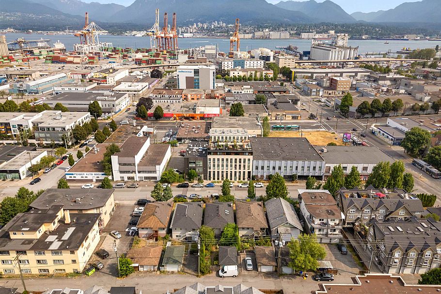 1654 E Pender Street Vancouver, BC - 4
