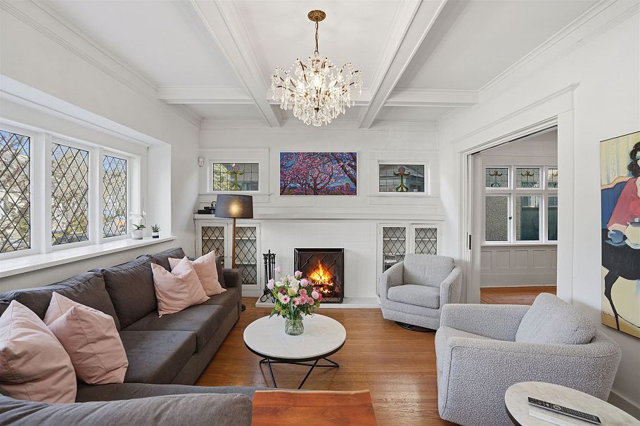 3350 W 3rd Avenue Vancouver, BC - 2