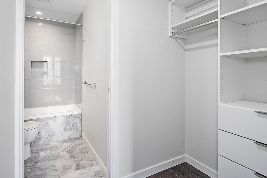 2009 4168 Lougheed Highway Burnaby, BC - 25