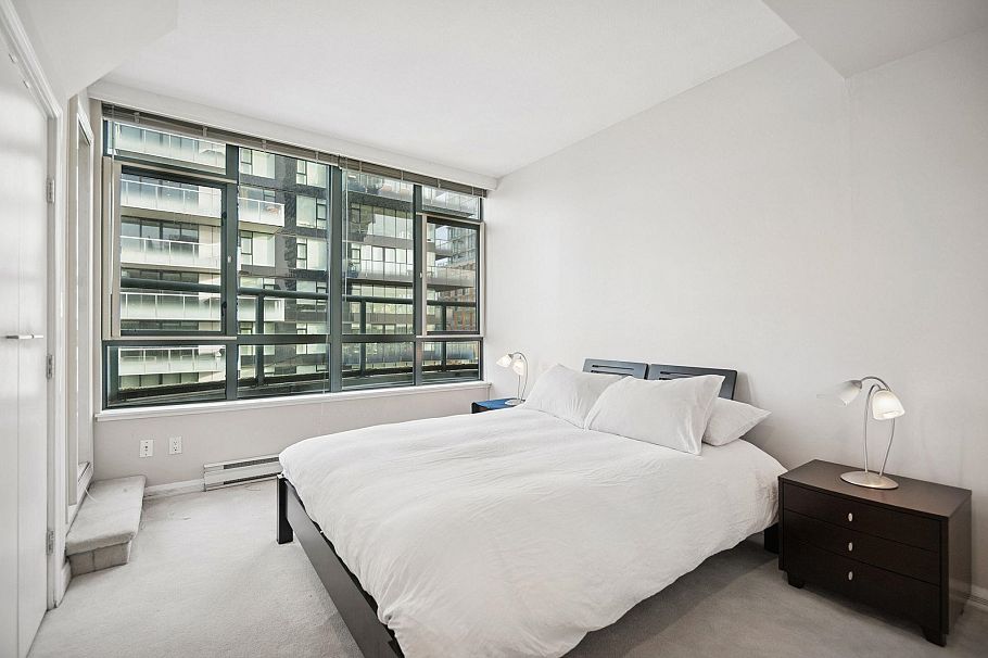 PH 3-4 1383 Howe Street Vancouver, BC - 22