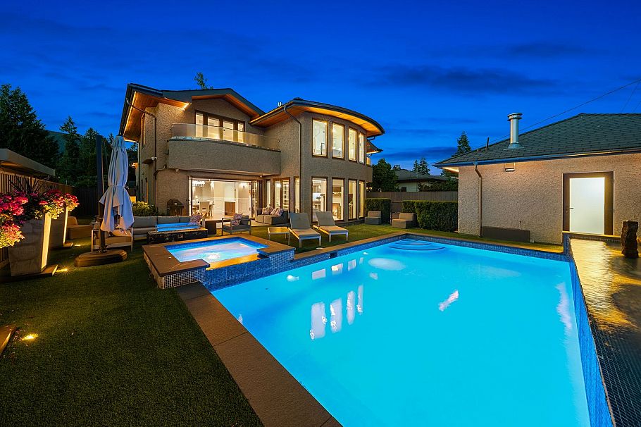 2809 Edgemont Boulevard North Vancouver, BC - 11