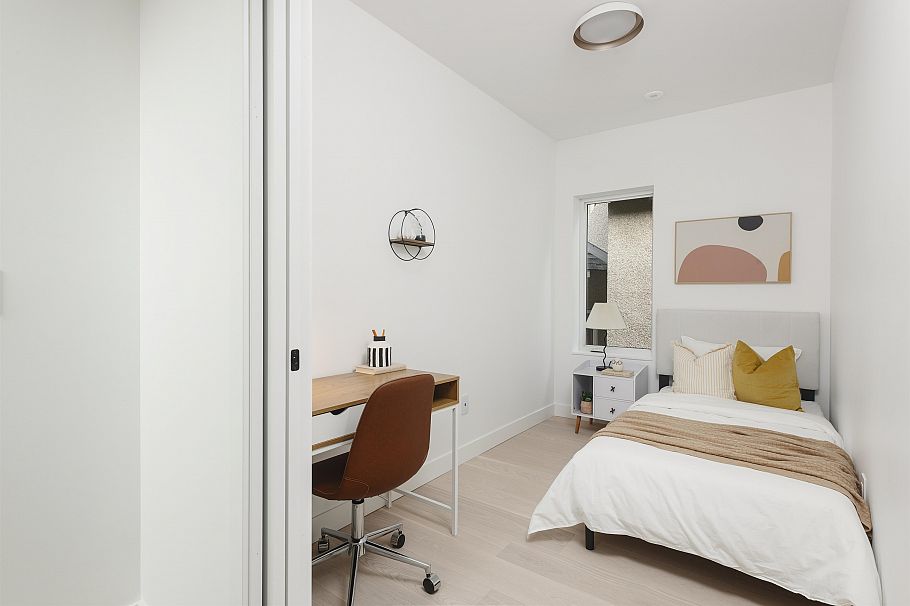 2 2755 W 11th Avenue Vancouver, BC - 9