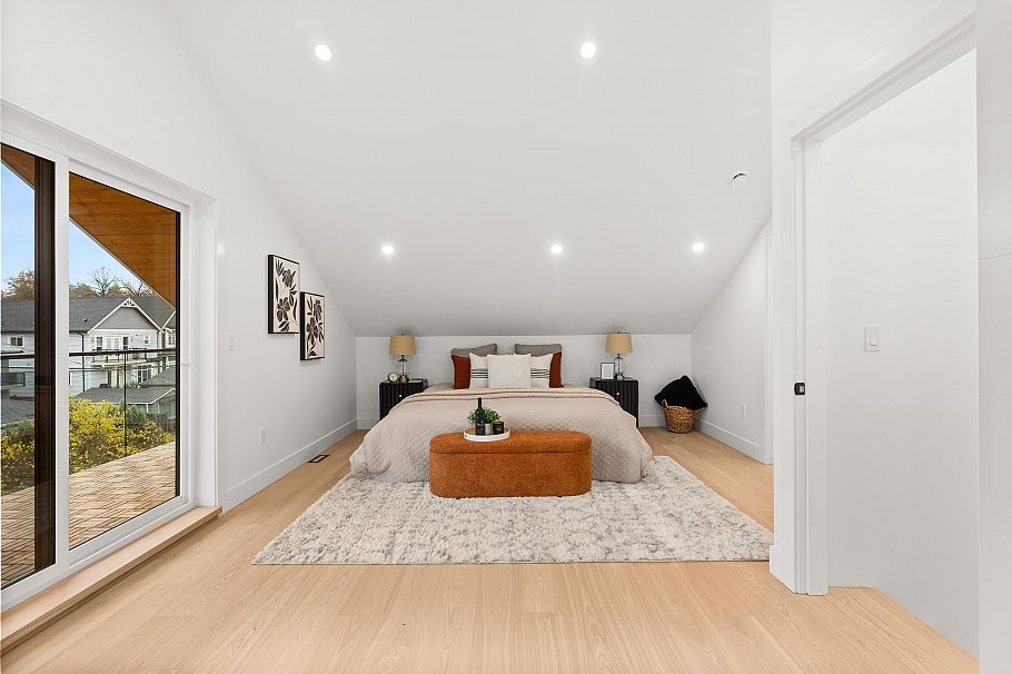 2 1822 E 14th Avenue Vancouver, BC - 5