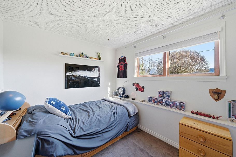 487 Roslyn Boulevard North Vancouver, BC - 24